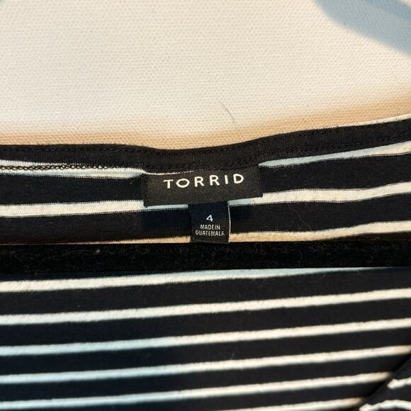 Torrid Sleeveless Top - Women's 4 - Picture 2 of 6